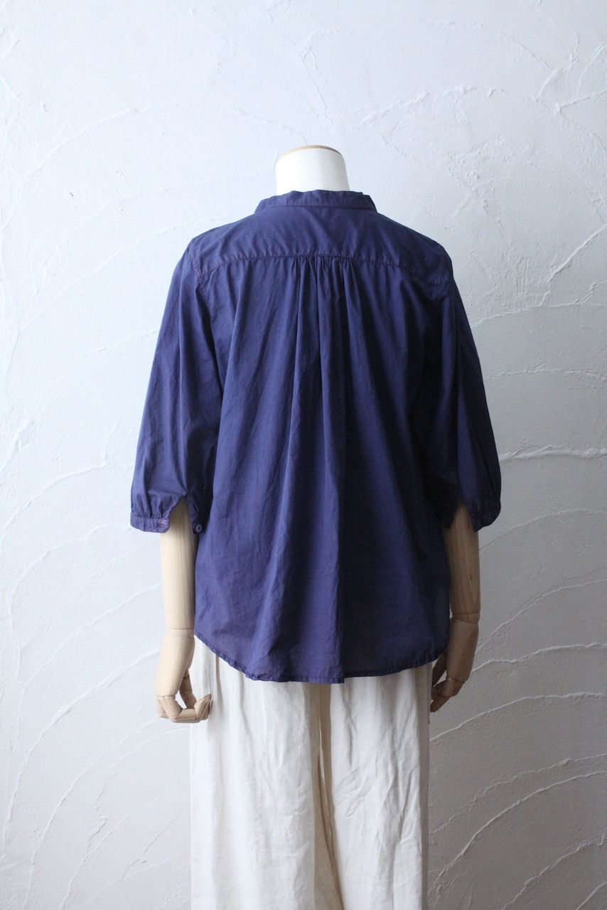 Organic cotton blouse. Color: Deep indigo