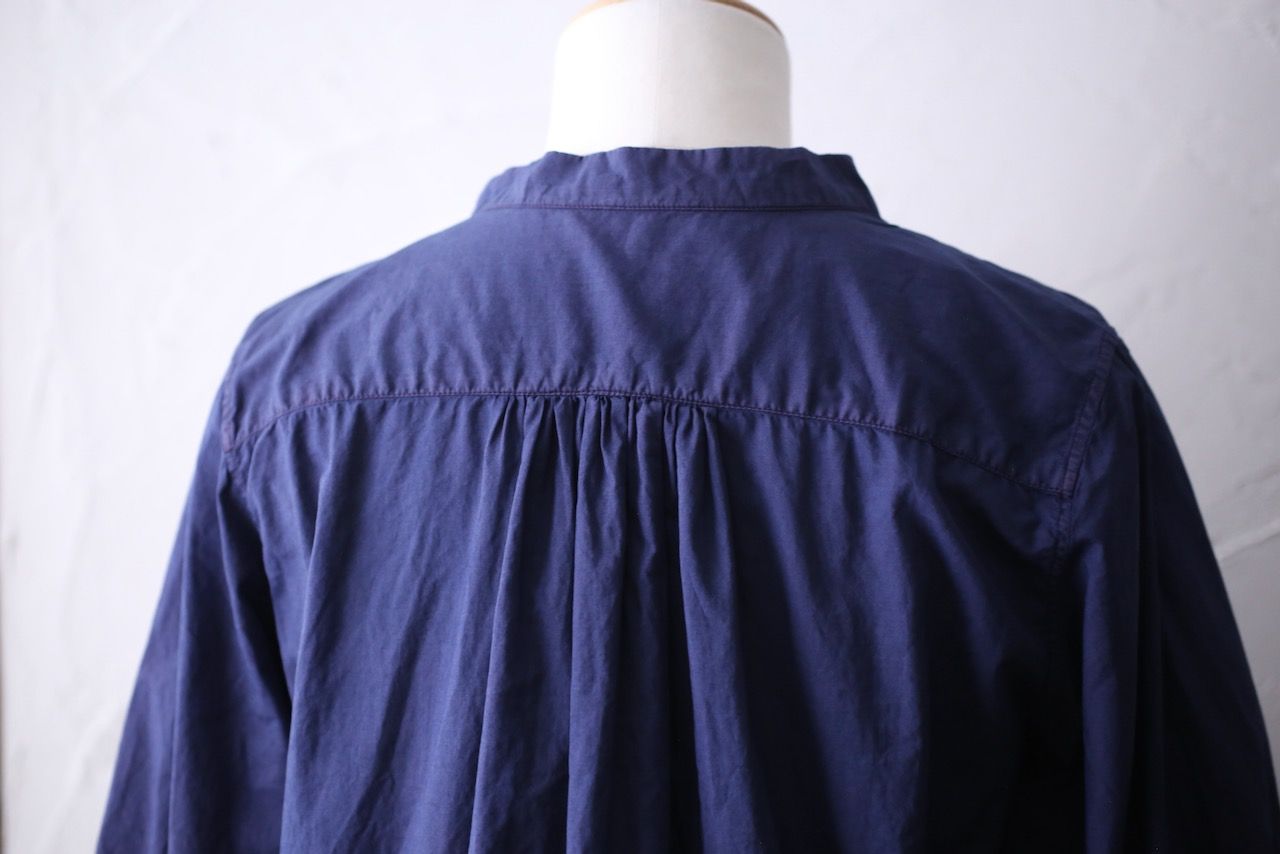 Organic cotton blouse. Color: Deep indigo