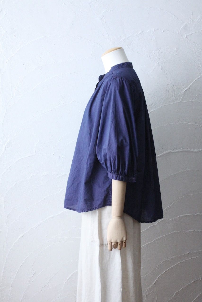 Organic cotton blouse. Color: Deep indigo
