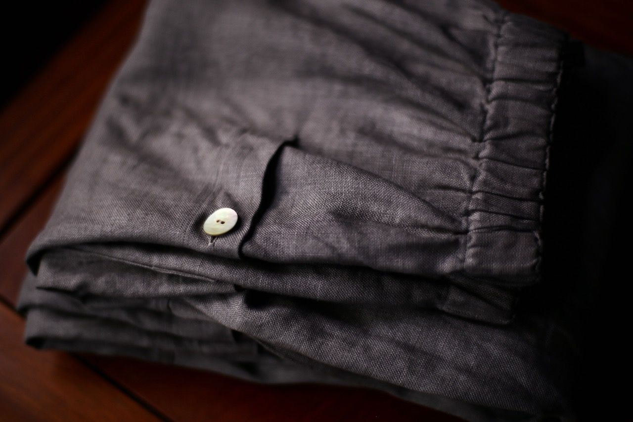 Wide-leg linen pants: persimmon tannin.