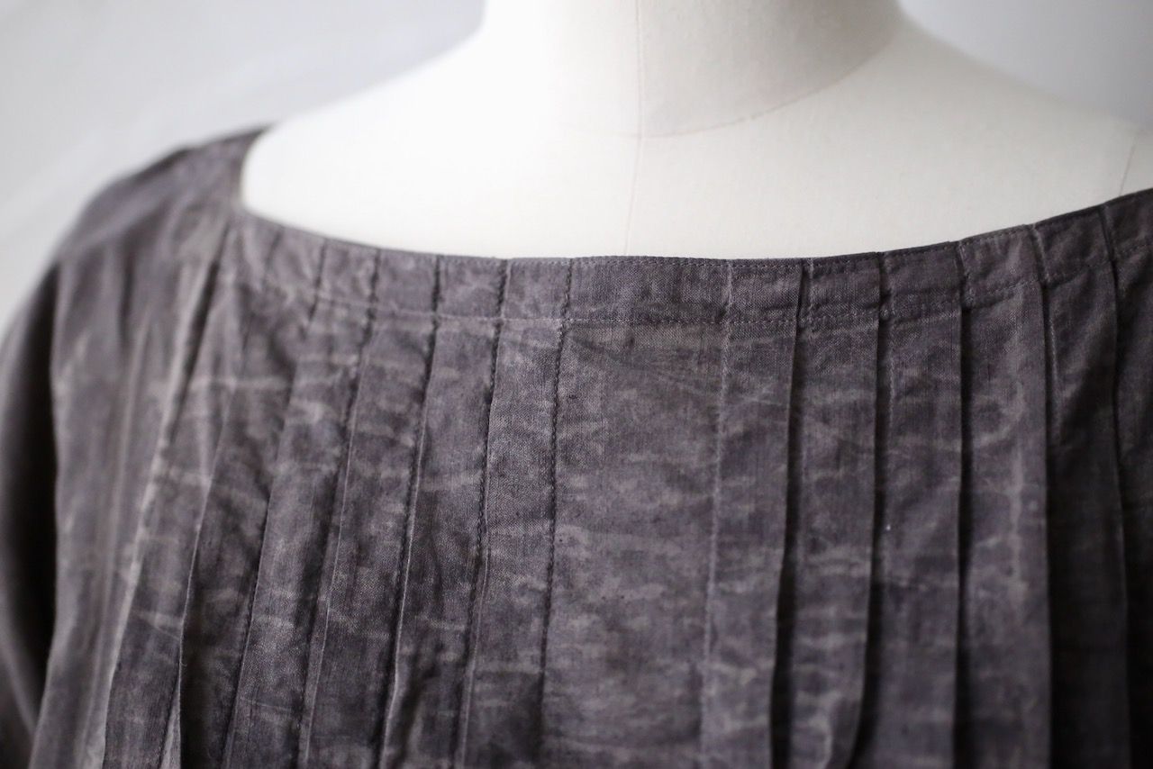 Khadi cotton tucked blouse: Eggplant