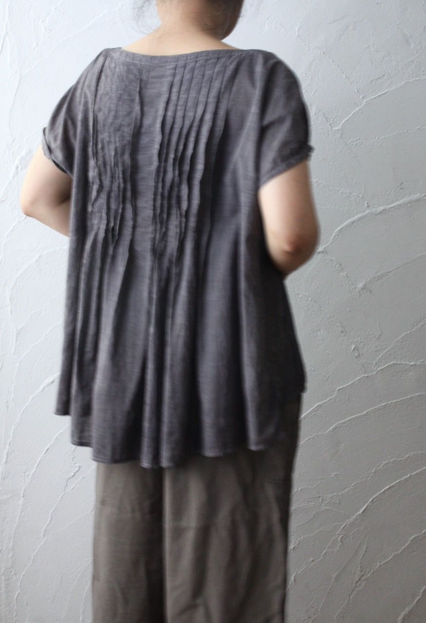 Khadi cotton tucked blouse: Eggplant