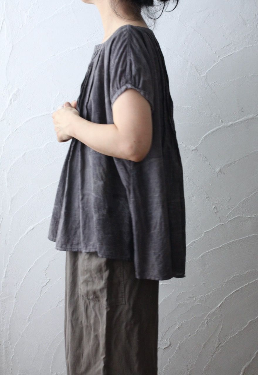 Khadi cotton tucked blouse: Eggplant