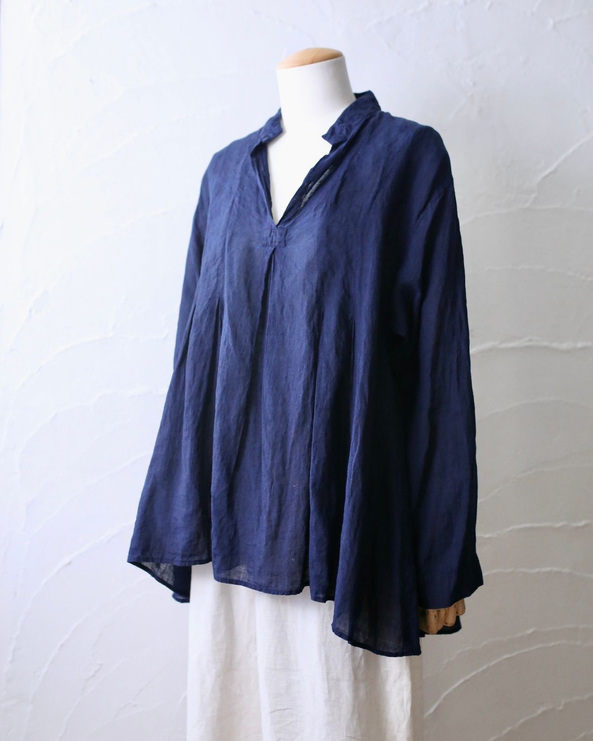 リネン プルオーバーブラウス Linen pull-over blouse「本藍発酵建て 濃紺/Deep Indigo」7/28追加しました！