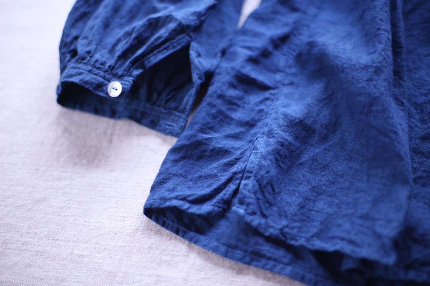 カディコットン カフタン風ブラウス/Khadi cotton pullover blouse「藍シャンブレー➕藍後染め/Indigo」