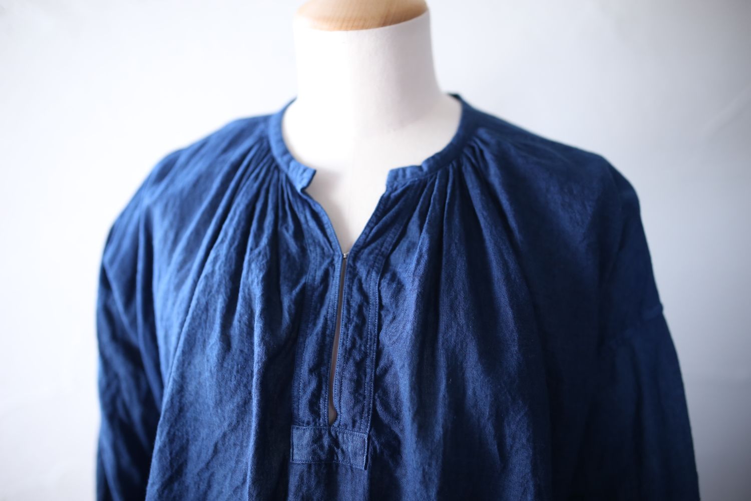 カディコットン カフタン風ブラウス/Khadi cotton pullover blouse「藍シャンブレー➕藍後染め/Indigo」