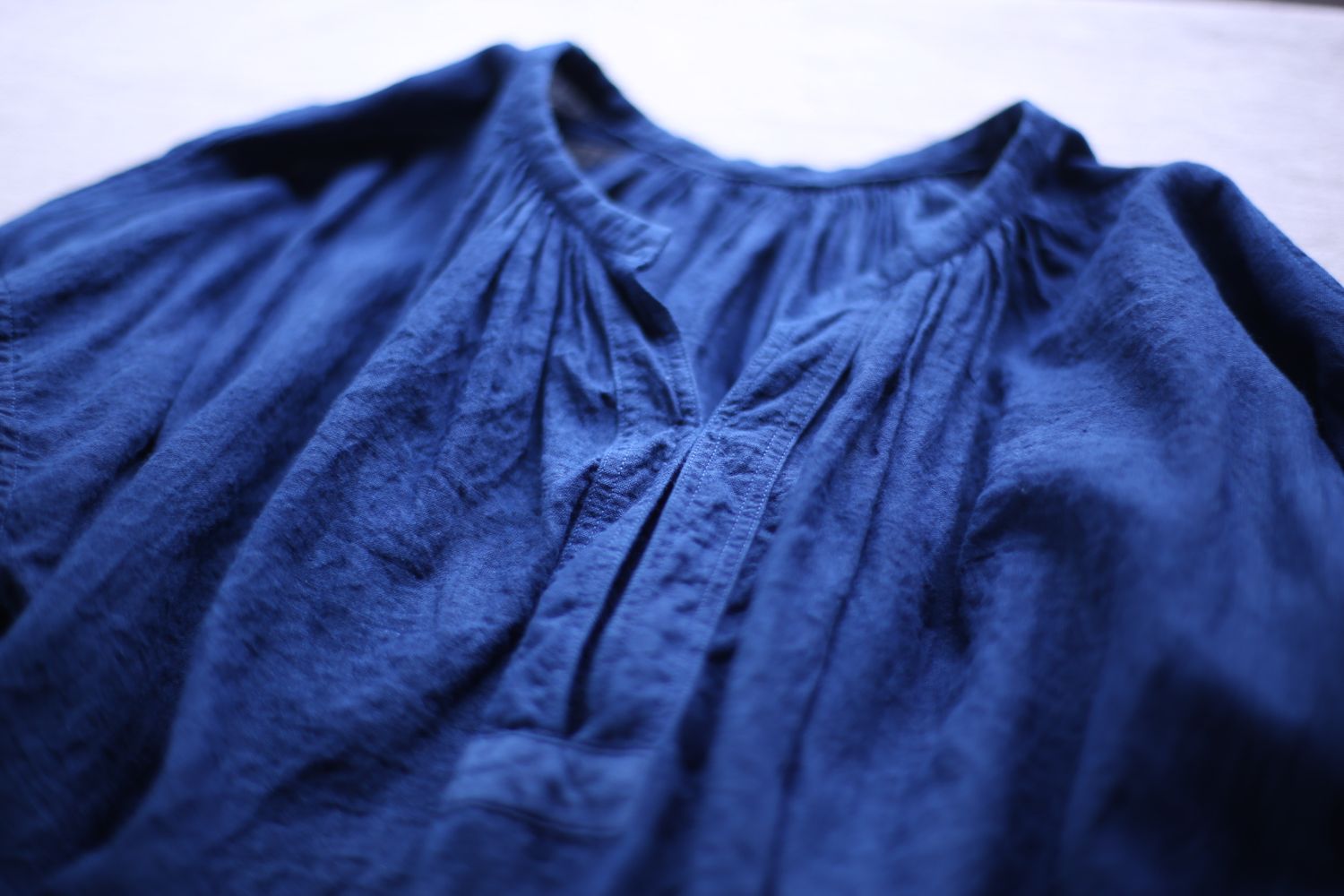 カディコットン カフタン風ブラウス/Khadi cotton pullover blouse「藍シャンブレー➕藍後染め/Indigo」