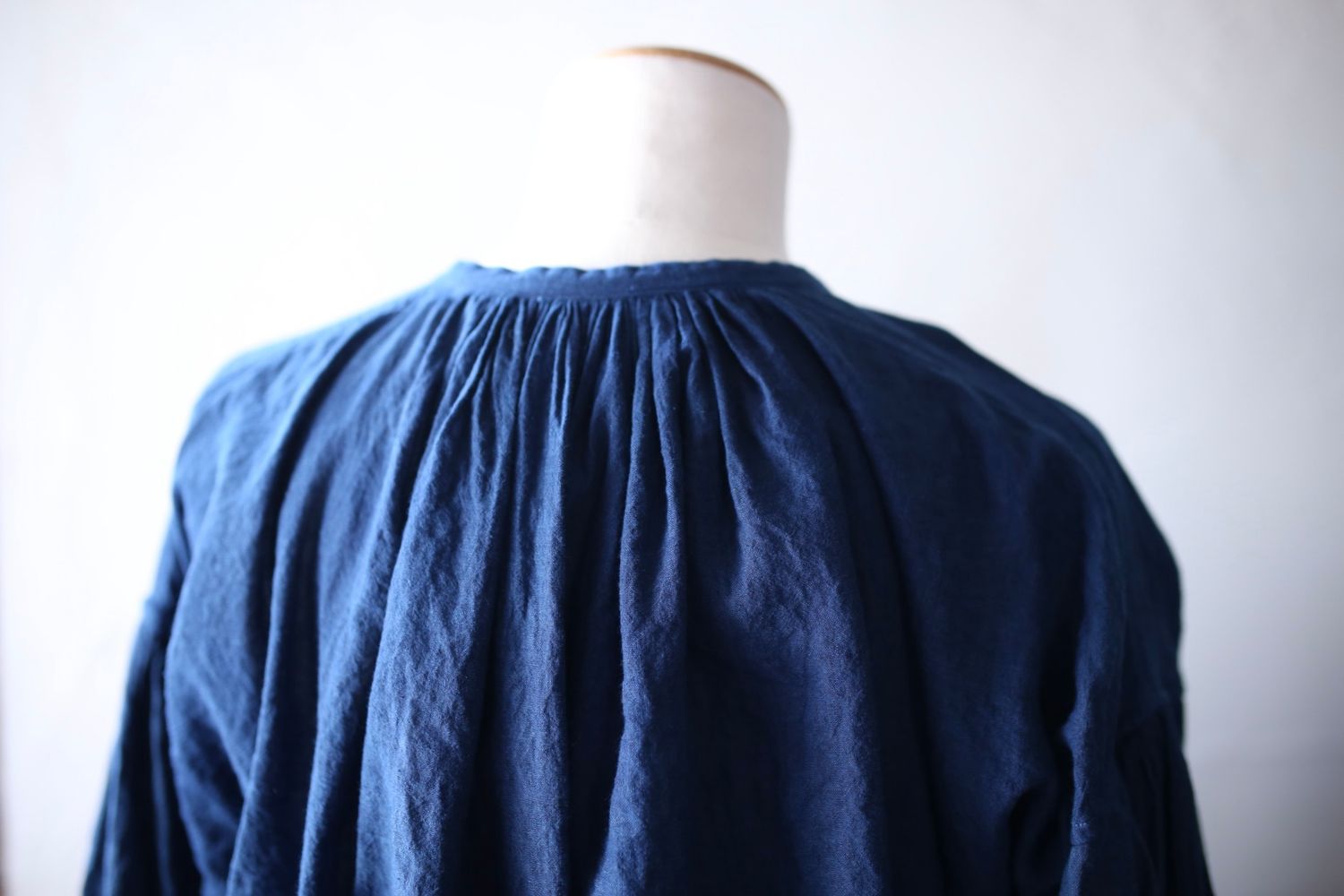 カディコットン カフタン風ブラウス/Khadi cotton pullover blouse「藍シャンブレー➕藍後染め/Indigo」