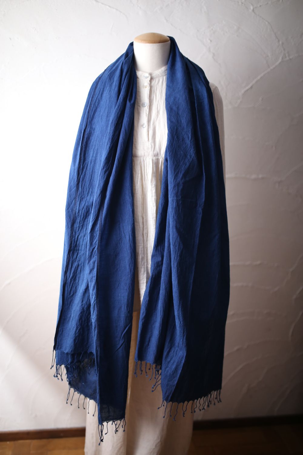 カディコットン 大判ストール  発酵灰汁建て藍染め Khadi cotton scarf 「藍色/Indigo」