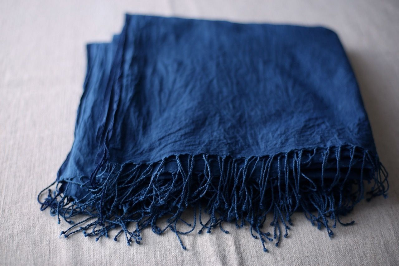カディコットン 大判ストール  発酵灰汁建て藍染め Khadi cotton scarf 「藍色/Indigo」