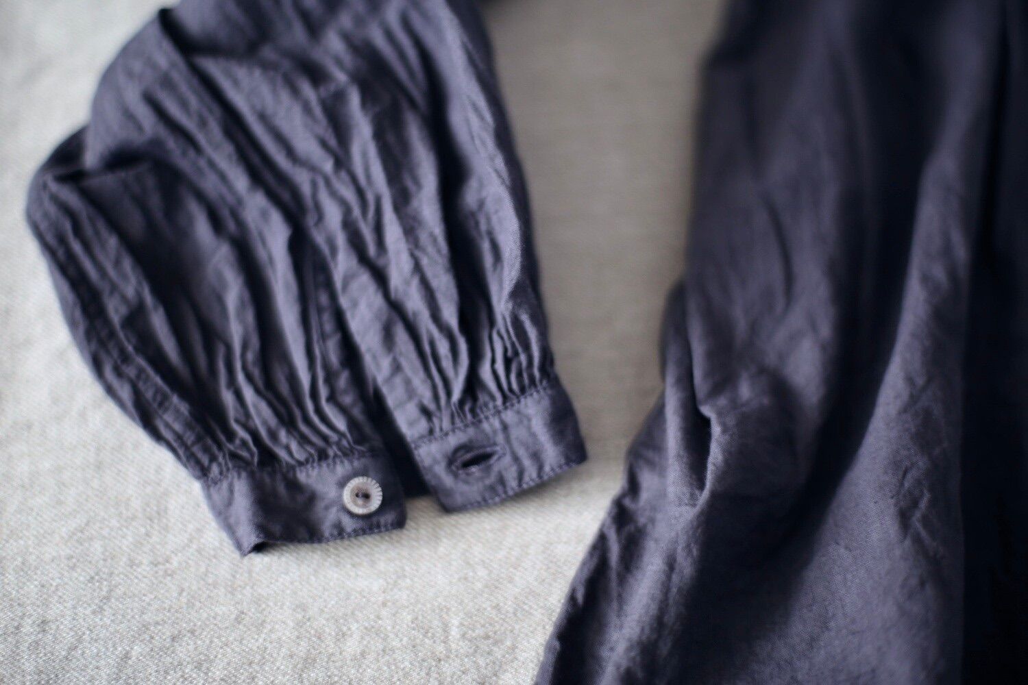 カディコットン カウント100 ピンタックブラウス/Khadi cotton pin-tucked blouse「ぶどう/Grape」