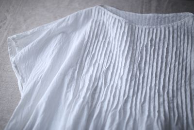 ブラウス / 短めの袖 Short sleeves