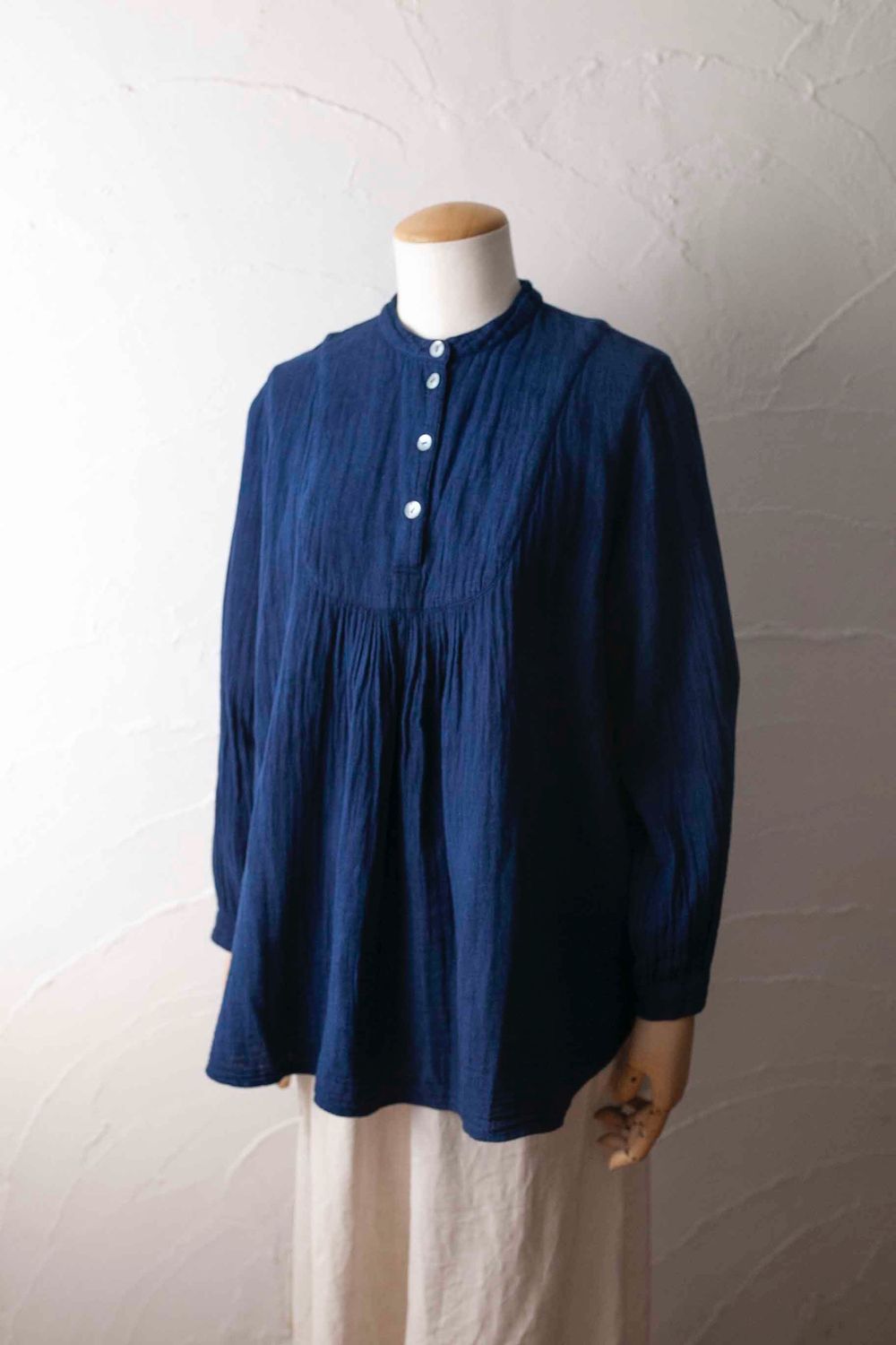 Double Line Color Cotton double gauze blouse Color:Neutral