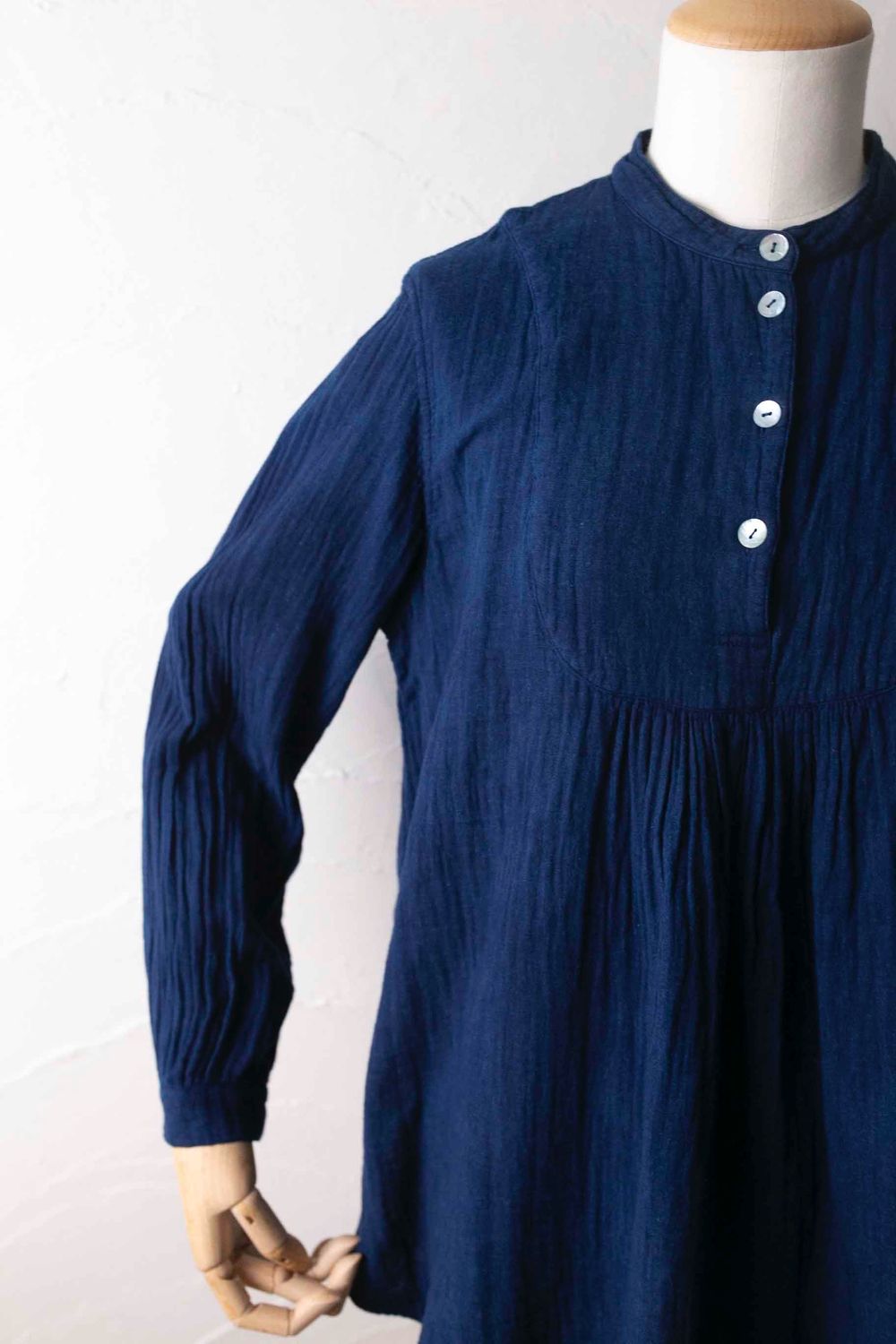 Double Line Color Cotton double gauze blouse Color:Neutral