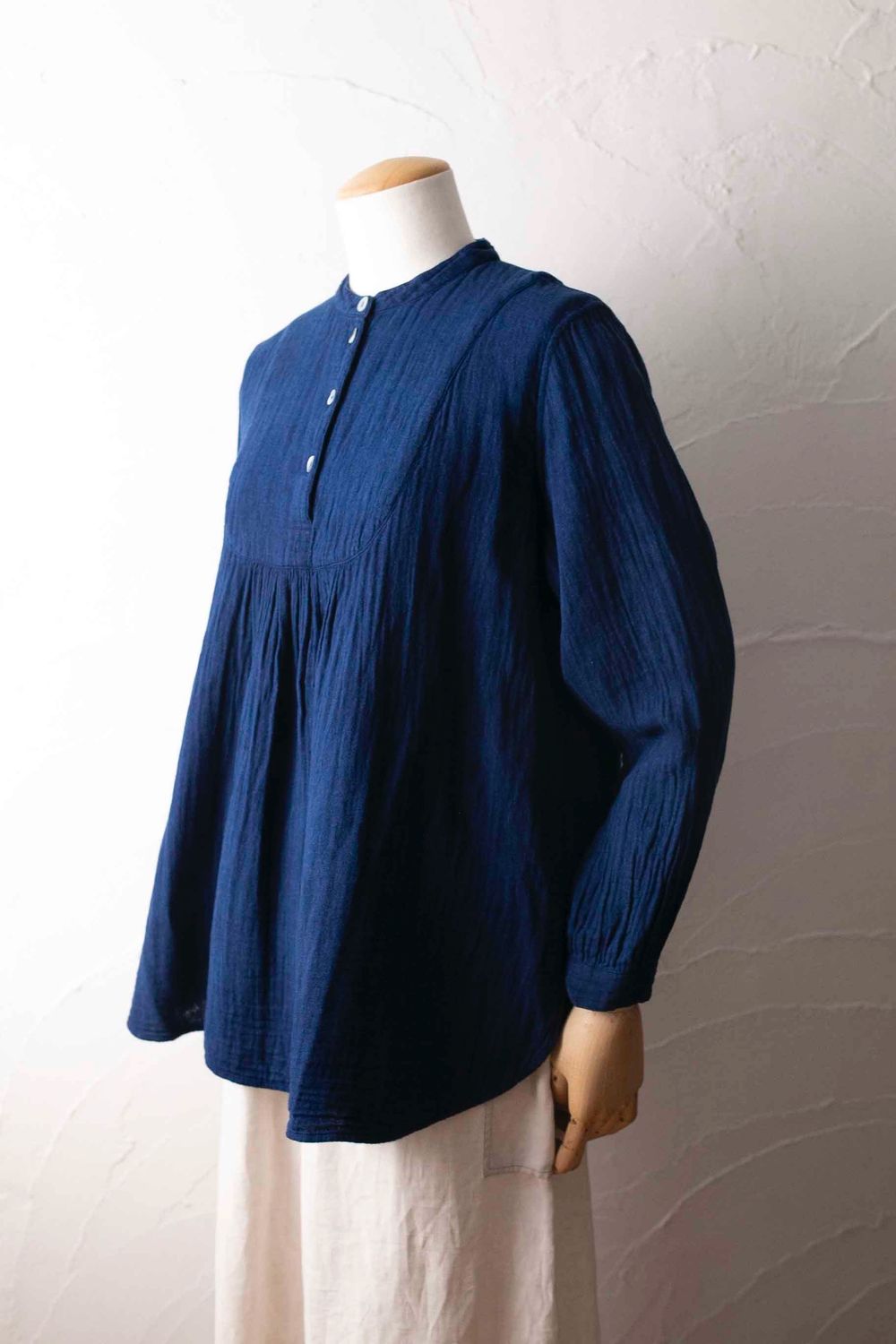 Double Line Color Cotton double gauze blouse Color:Neutral