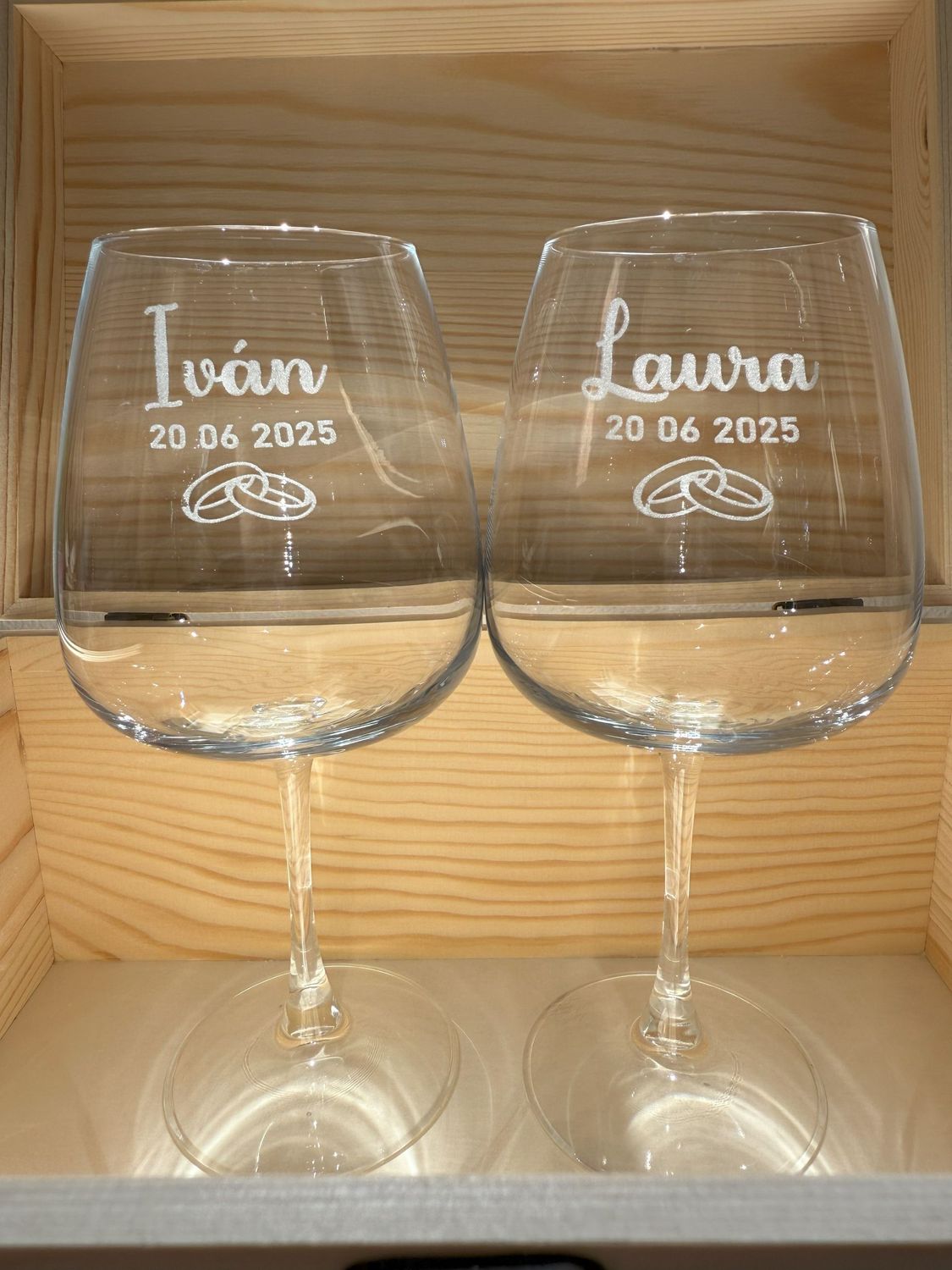 Copas grabadas con caja de madera - Diseño 1