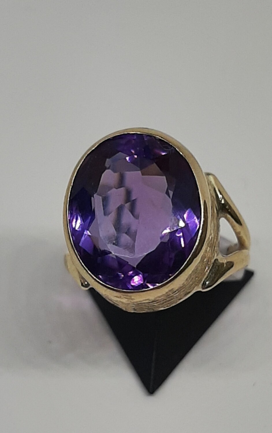 9ct 1970s Amethyst Ring