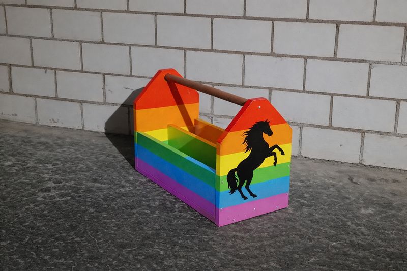 Putzkiste nach Wunsch gestrichen