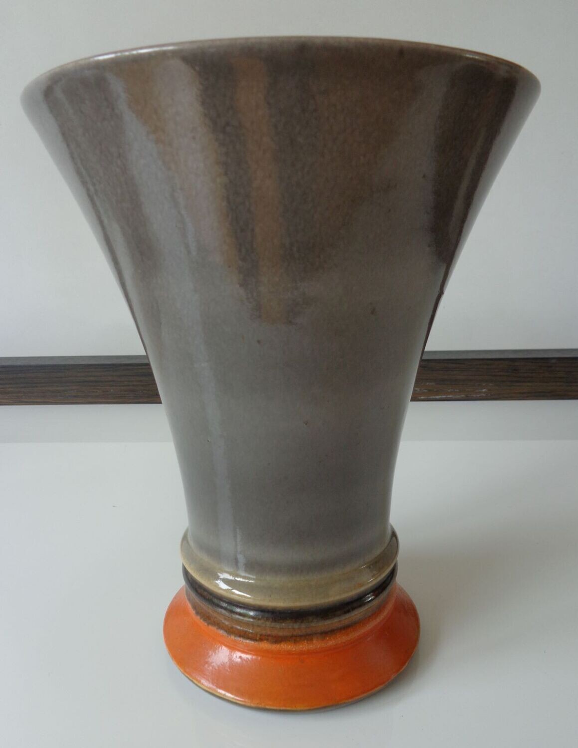 Vaas, Velsen, Kennemer Pottenbakkerij of N.V. Kennemer Potterij, model no. 80c