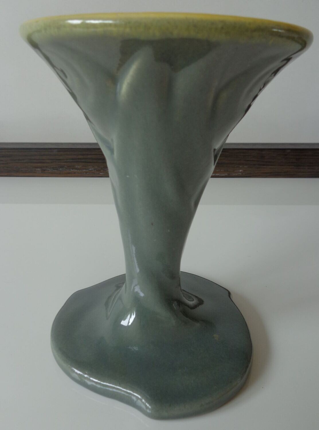 Vaas, Velsen, Kunstaardewerkfabriek Velsen, model no. 138