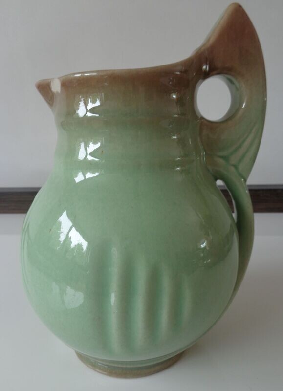 Gestileerde kan, Velsen, Kunstaardewerkfabriek Velsen, model no. 509 B