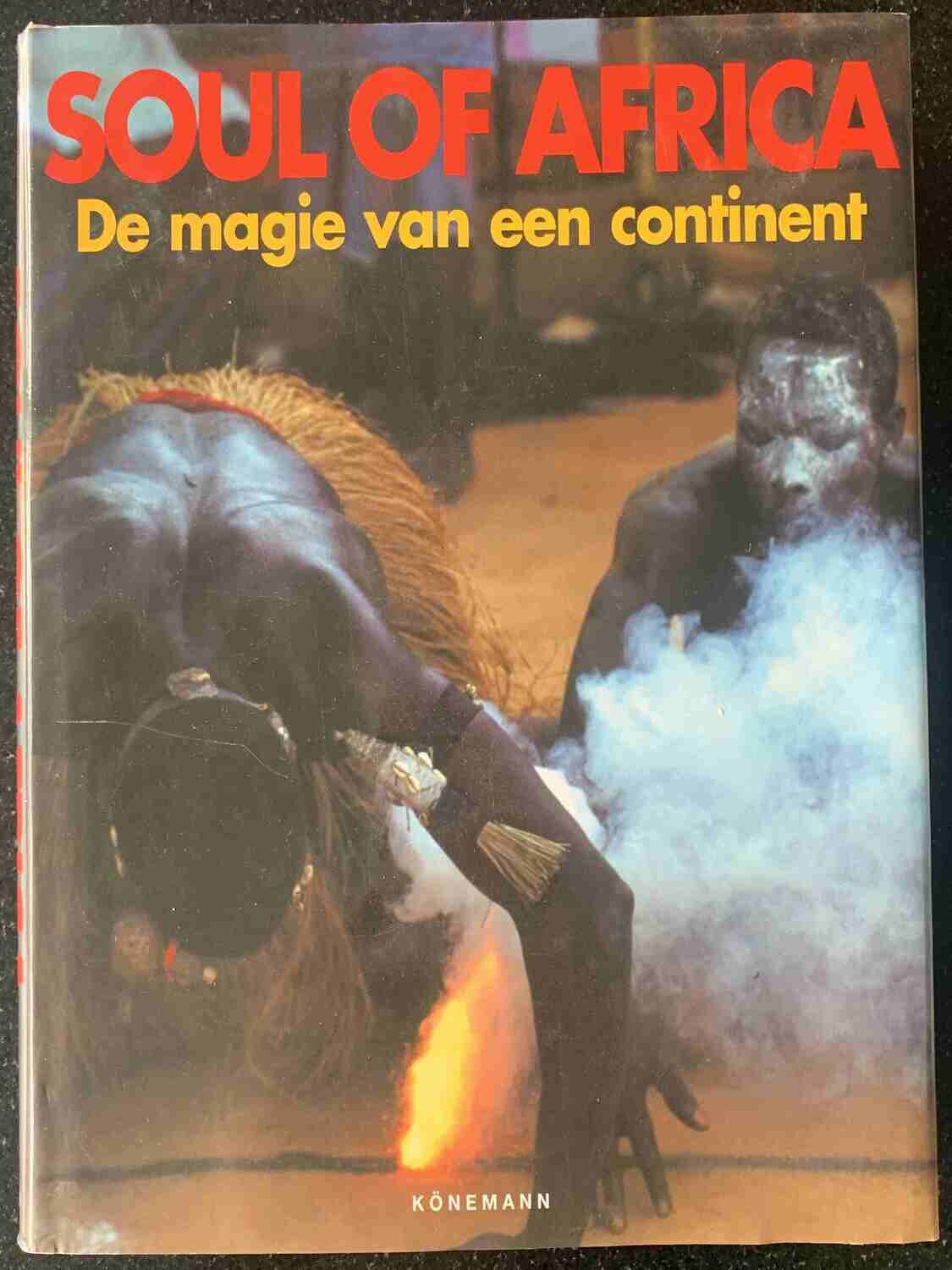 ​Henning Christoph (Foto’s), Klaus E. Müller, Ute Ritz-Müller (Teksten), Soul of Africa. Magie van een continent, Keulen: Könemann, 2000