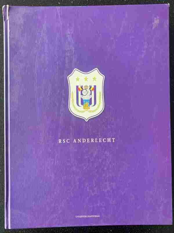 Stijn Vanderhaeghe (met bijdragen van David Steegen en Jan Mulder), RSC Anderlecht, Lichtervelde: Uitgeverij Kannibaal, 2013.