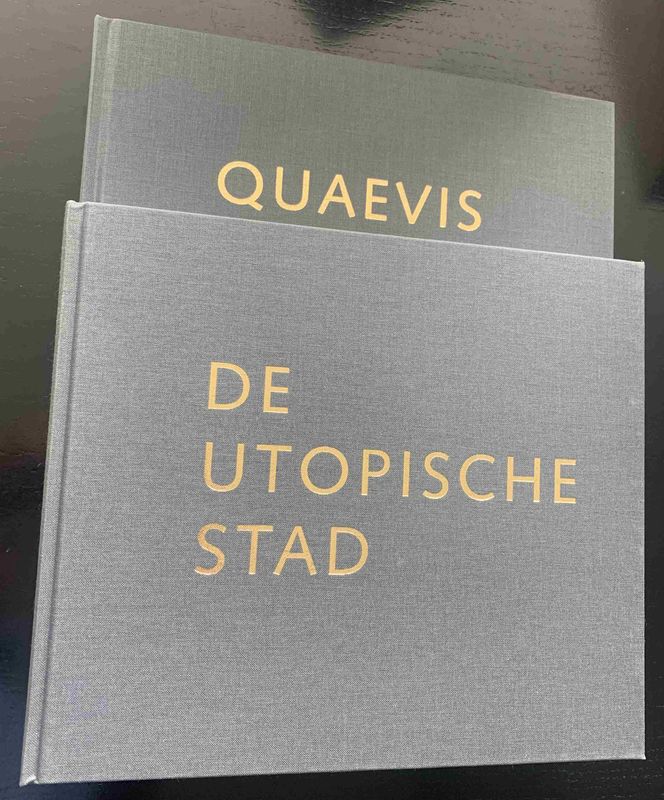 Torfs, Henri [Rik] M.D.A.L.; Creyghton, L.J.A.D.; Schlüter, Lucy L.E.; Busquets, Joan, Quaevis Terra Patria - De Utopische stad, Stichting Erasmus Festival Brabant, 2011.