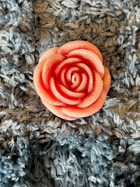 Rose candle