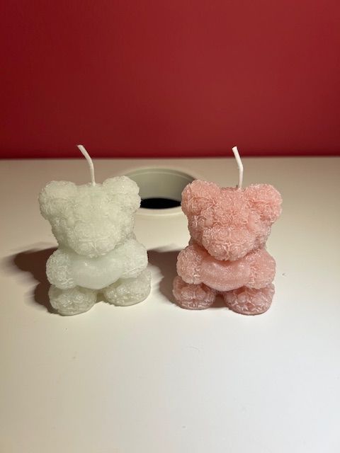 set of two bear-candles: white and pink
