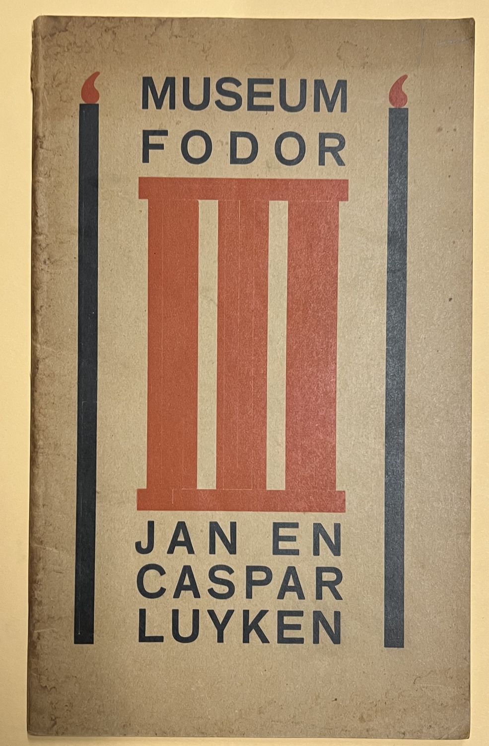 Museum Fodor. Derde Tentoonstelling 17 juni – 30 september 1933. Jan en Caspar Luyken, Amsterdam: Stadsdrukkerij, 1933, 28 pp.