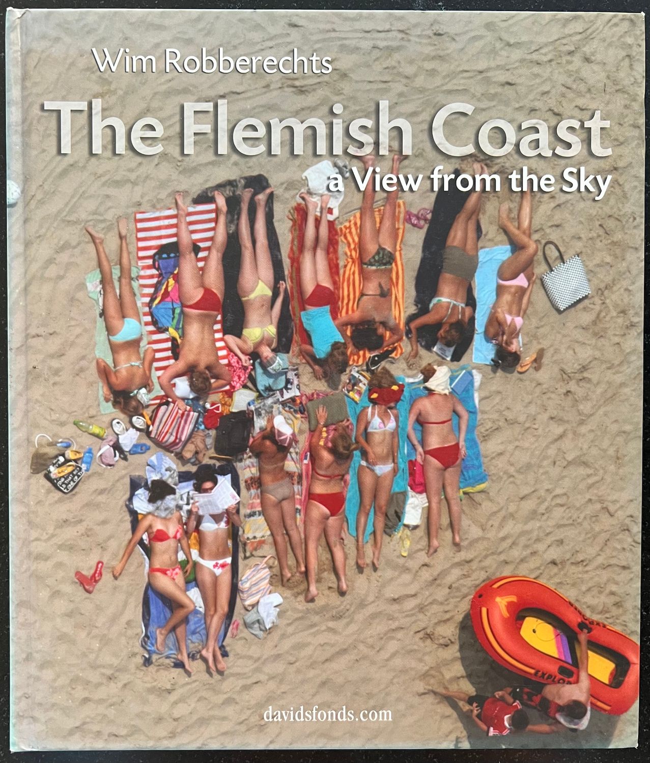 Wim Robberechts, The Flemish Coast. A view from the sky, Leuven: Davidsfonds, 2005, 126 pp.