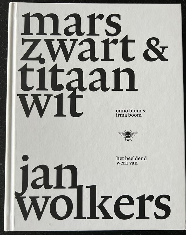 ​Onno Blom, Irma Boom, Mars zwart & titaan wit. Het beeldend werk van Jan Wolkers, Leiden: Steelijk Museum De Lakenhal, 2008, 214 pp.