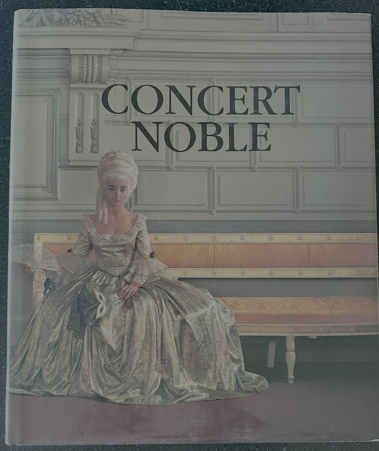 ​G.J. Bral, Concert Noble, Brussel: Concert Noble, 1990, 224 pp.