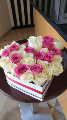 45 White and Pink Roses Heart Box