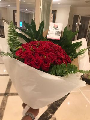 33 Red roses bouquet 