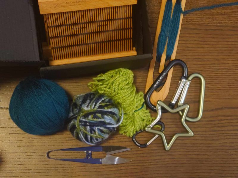 Handweben - Bandweben Handwebkamm, Handwebschiffchen, Karabinerhaken, butes Garn, Schlüsselanhänger