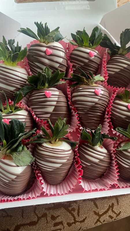 12 Chocolate Covered Strawberries