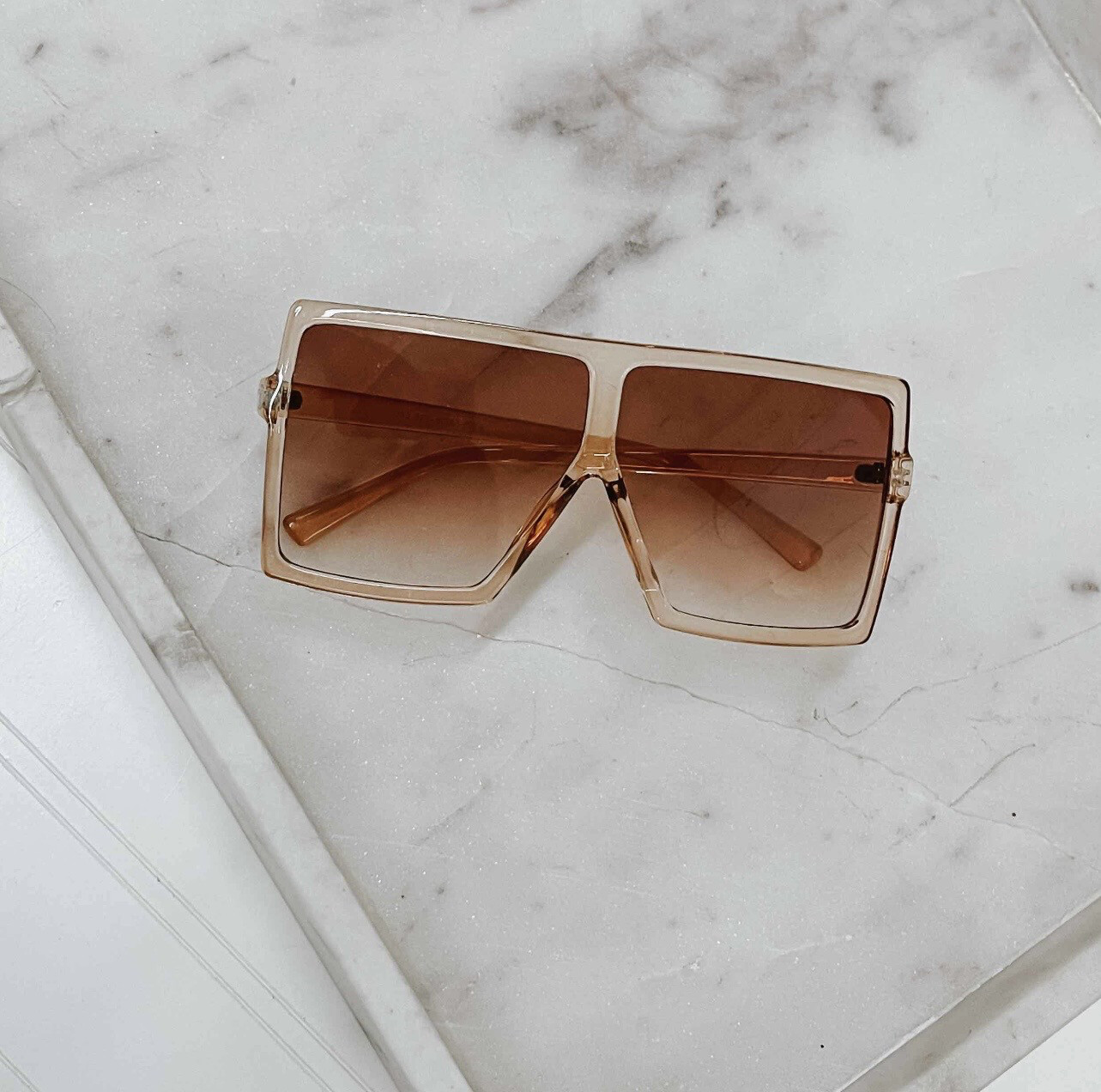 Hélène Shades