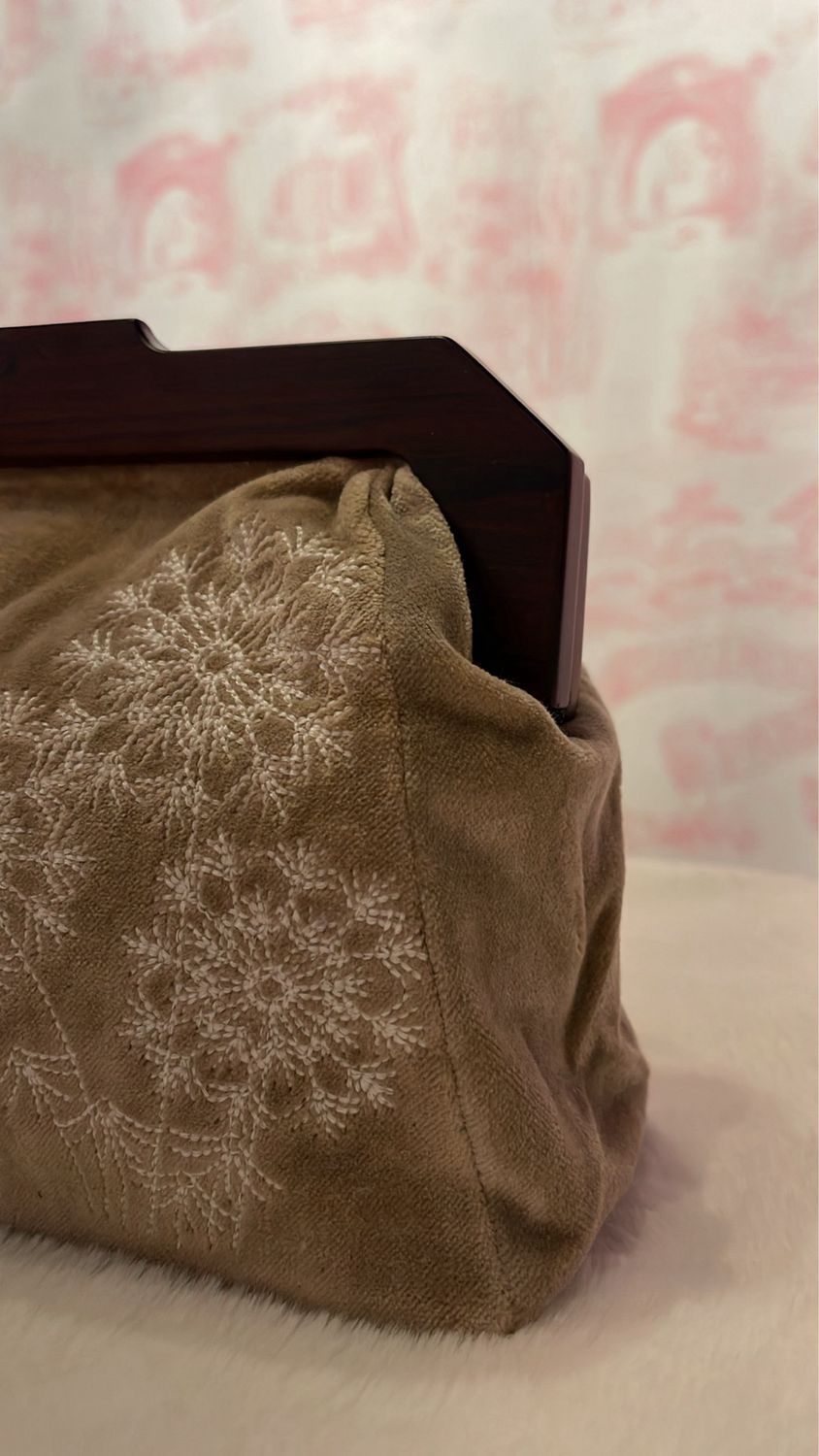 Dandelion In The Wind Clutch