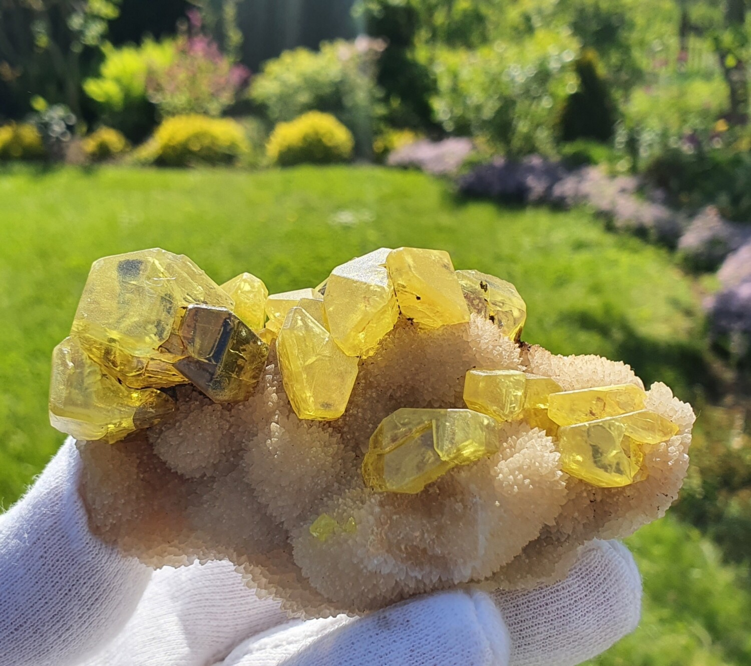 Schwefel auf Aragonit 