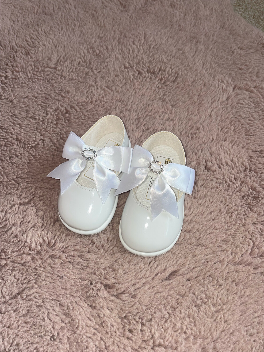 Hard Sole White Baypod Shoe