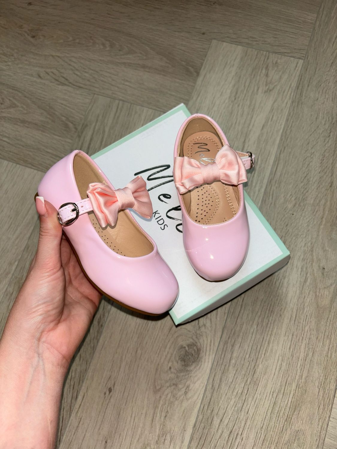 Pink Bow Shoe SIZE UP