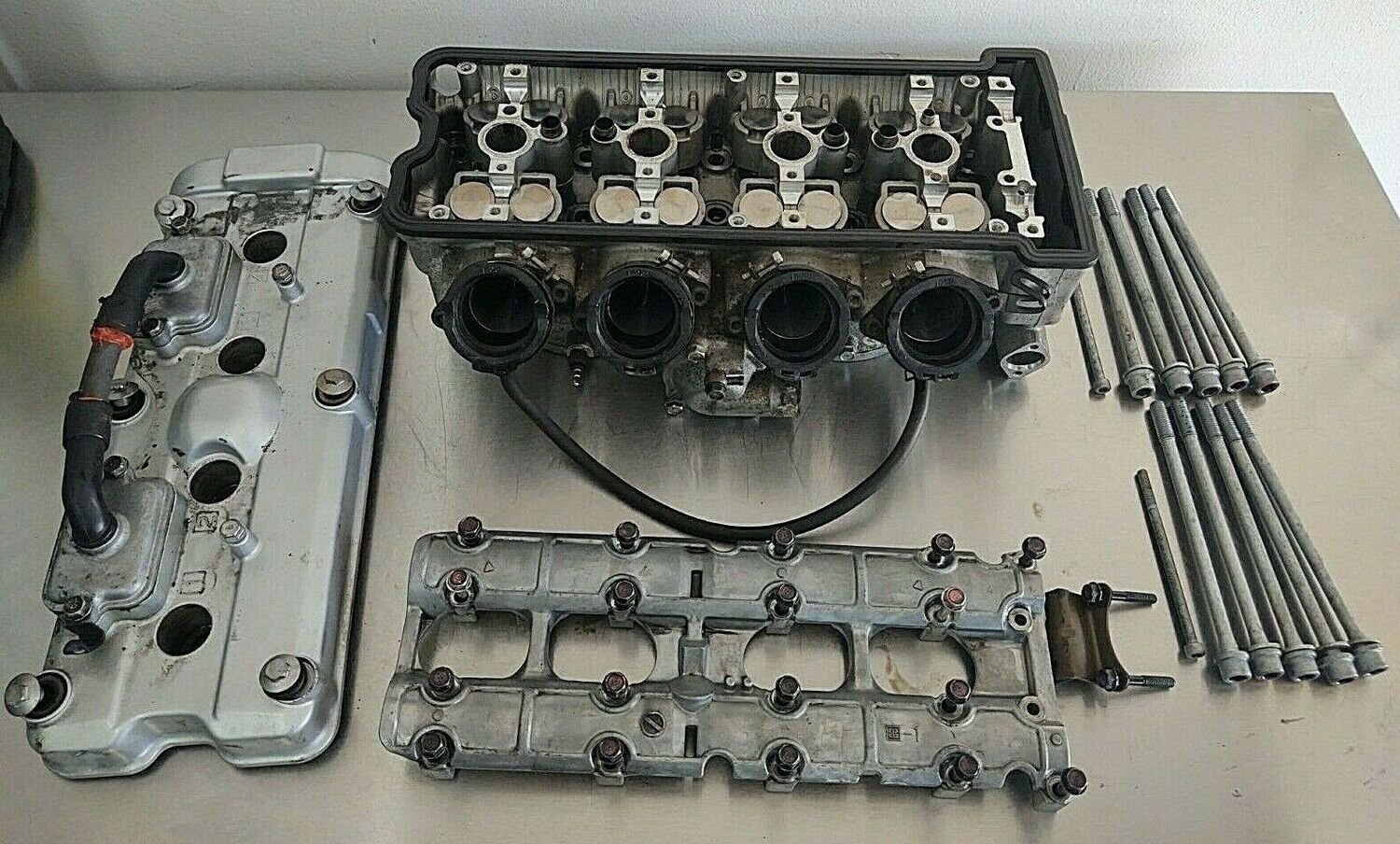 98 99 KAWASAKI NINJA ZX9 CYLINDER HEAD + COVER + INTAKE BOOT + THERMOSTAT COVER ( USED )