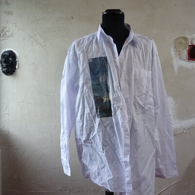 Altes weißes Hemd, "Büffelgott"