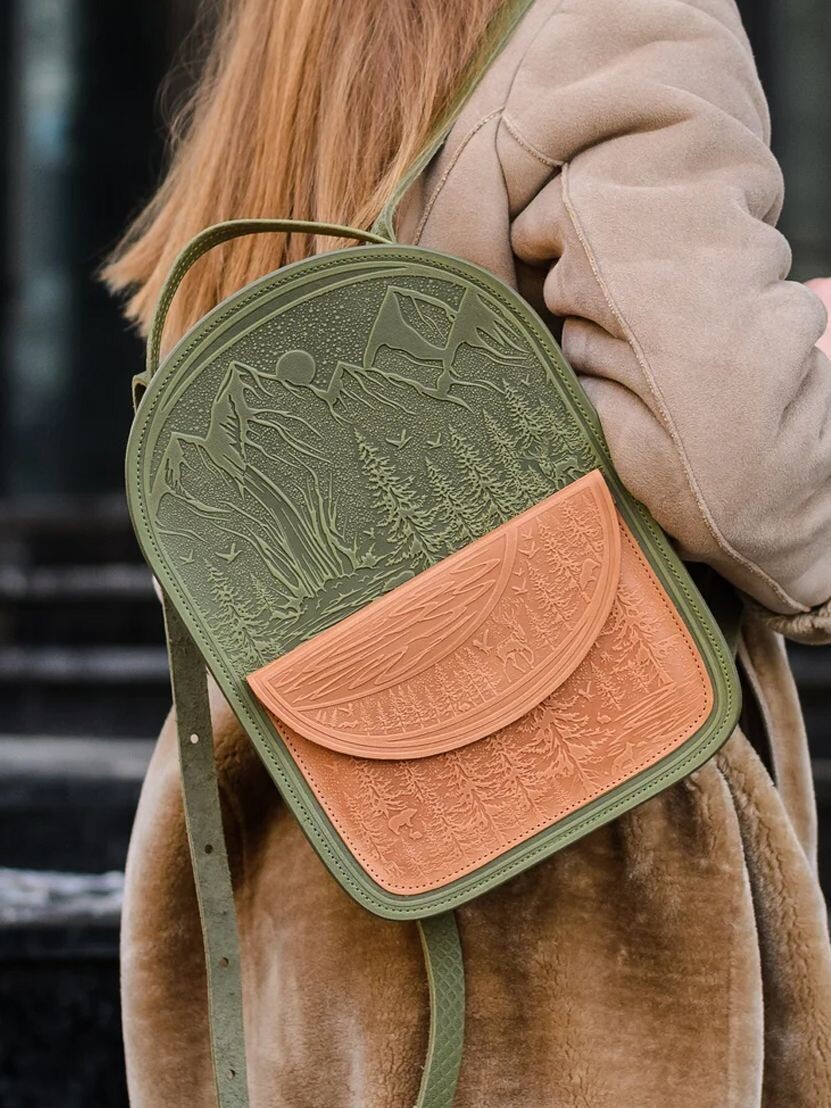 FAЇNA Montana - Handcrafted Embossed Genuine Leather Backpack / Handbag