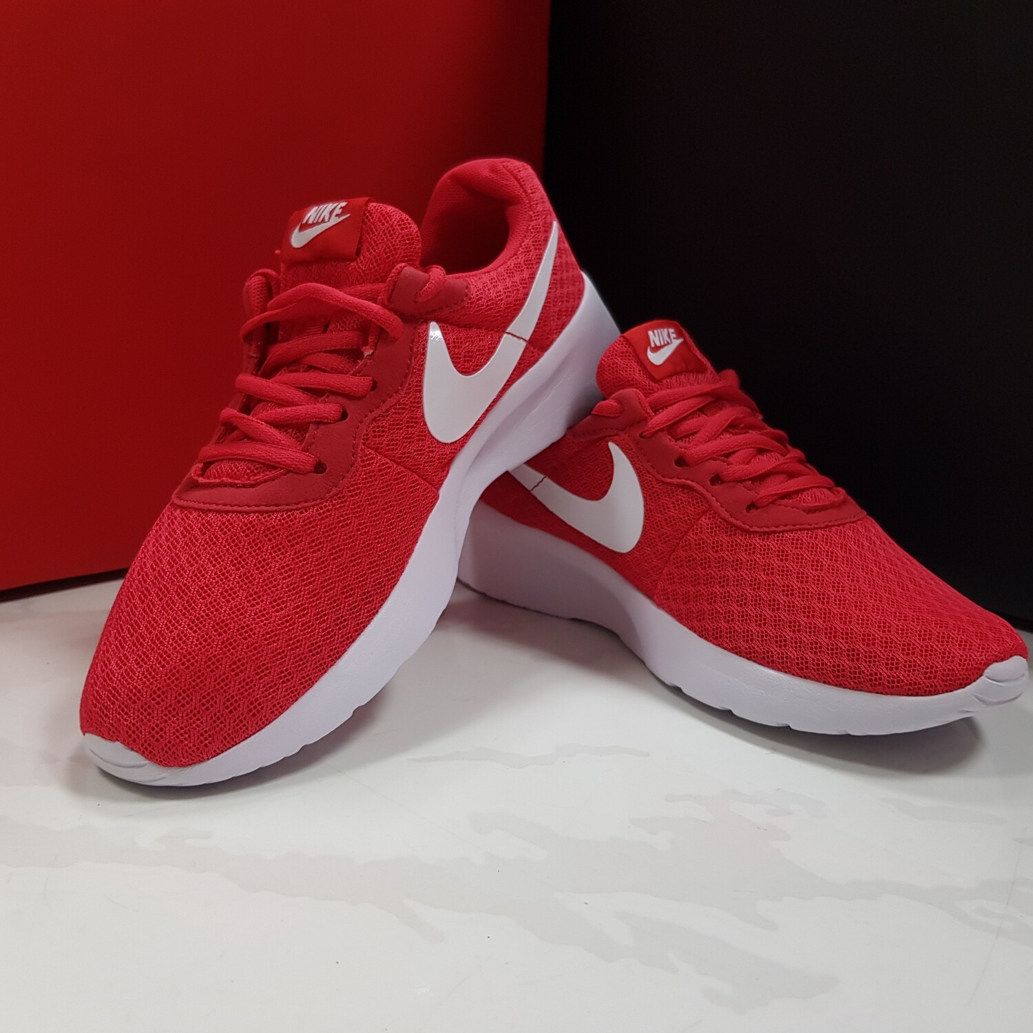 Nike Tanjun