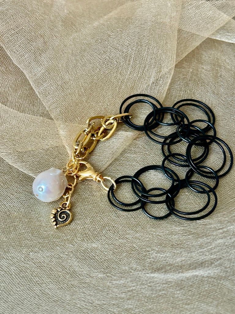 &#39;Baroque Pearl Collection - Bracelet&#39;