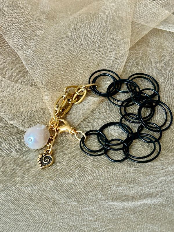 &#39;Baroque Pearl Collection - Bracelet&#39;