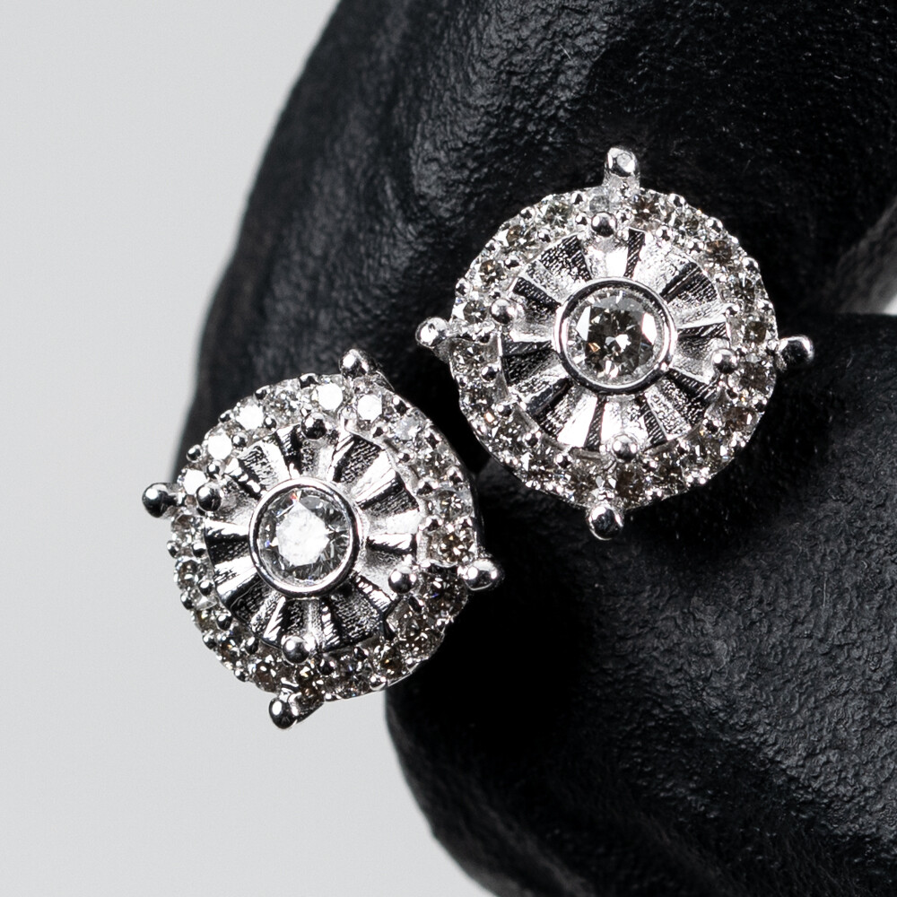 Small 14K White Gold Round Shape 0.28 Ct Diamond Earrings